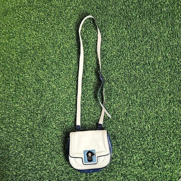 Juicy Couture Handbags - Juicy Couture bag Womens Millie Leather Crossbody White Blue Adjustable Strap